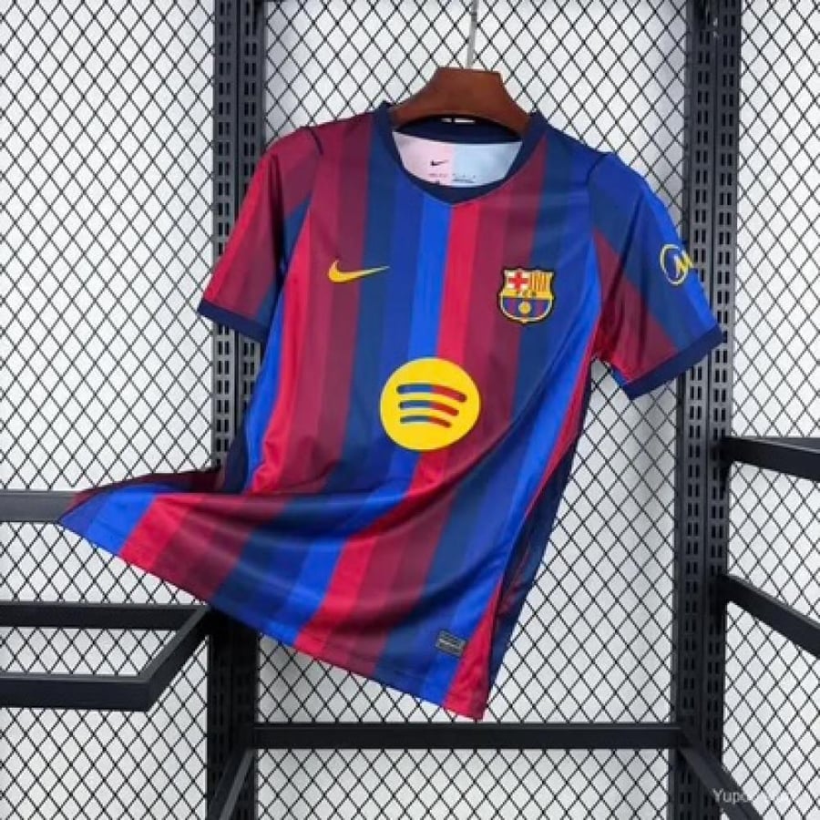 تيشيرت برشلونه الأساسي الجديد 2026 فئة الاعبين