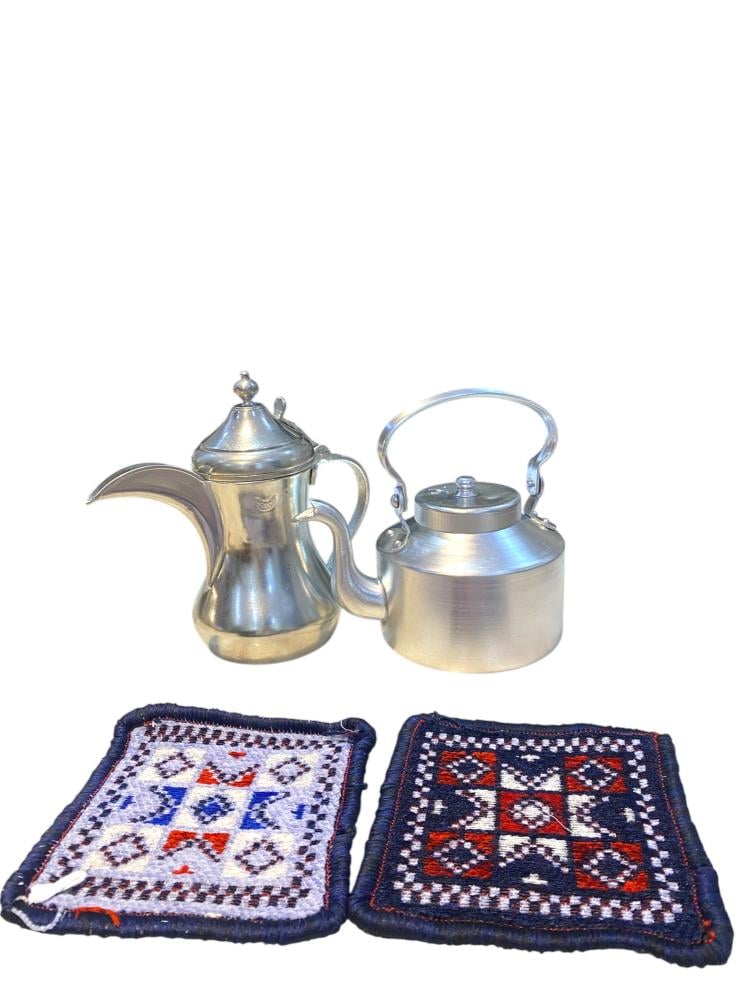 دلة وأبريق الصالح