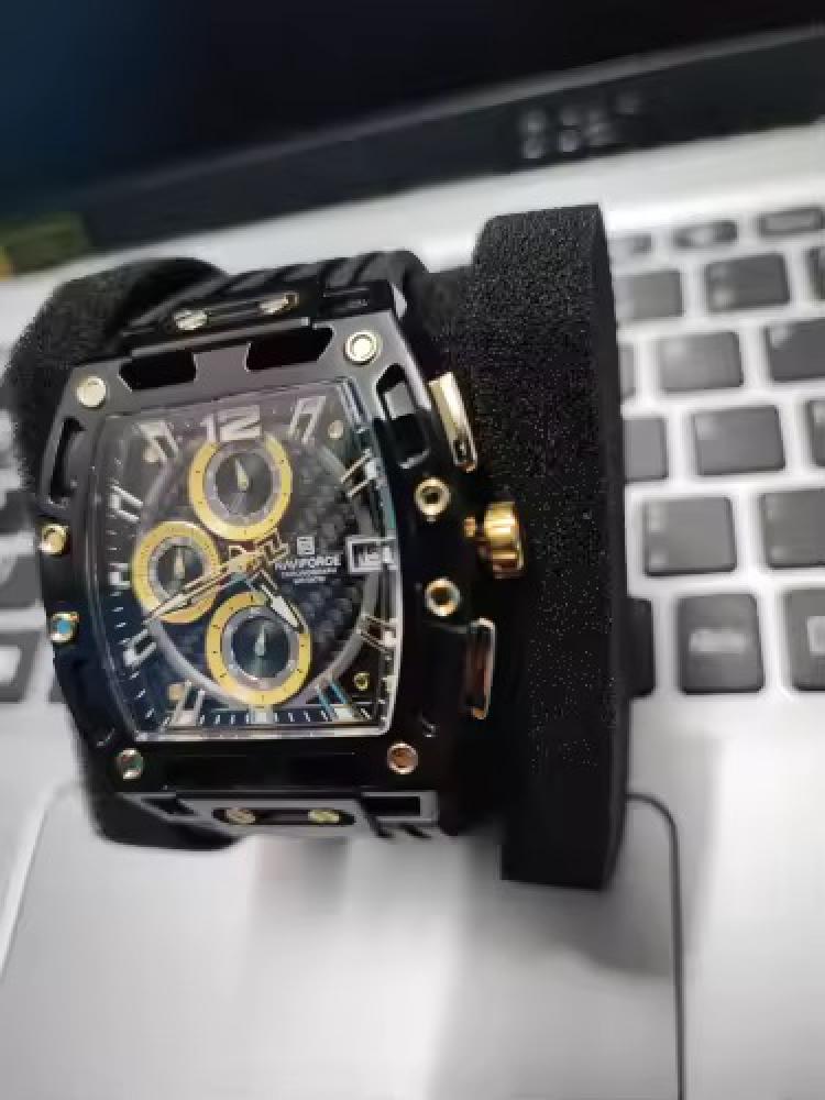 ساعة طراز هوبلت من NAVIFORCE أسود ذهبي