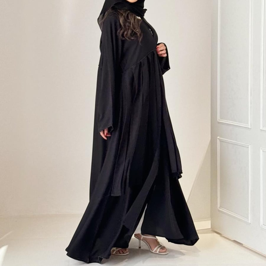 عبايه ساده سوداء