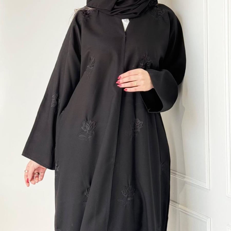 عبايات خليجية مطرزة