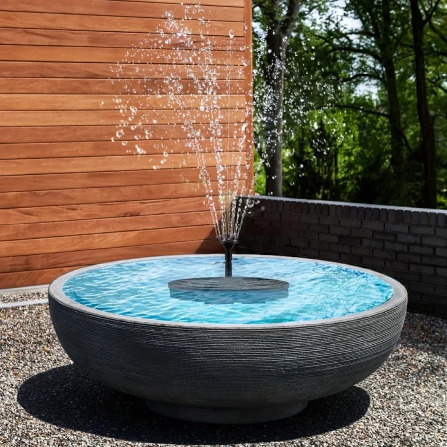 Outdoor solar fountain in one piece