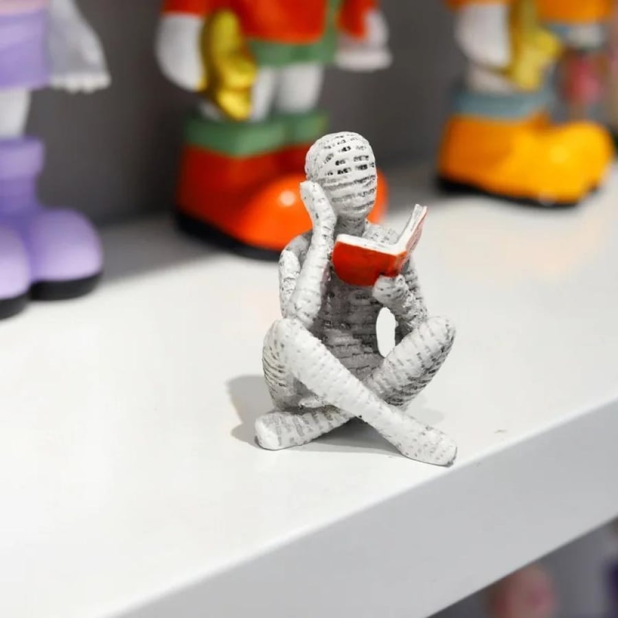 Modern creative sculpture