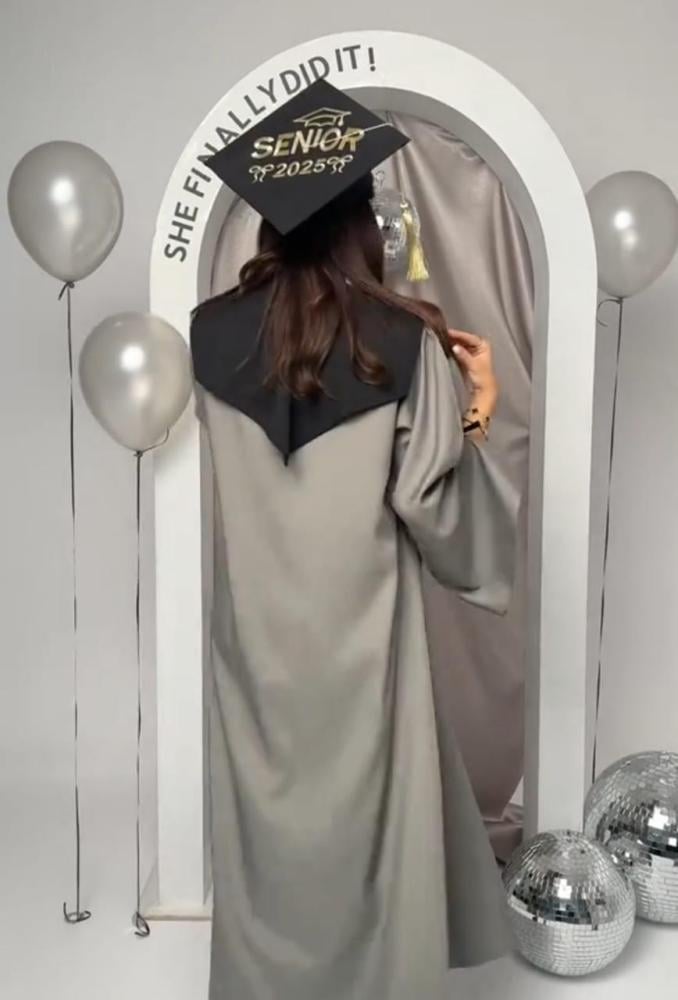 عبايه تخرج 2026