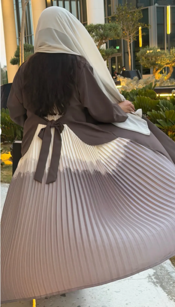 Generic Brand عباية بظهر بيليسيه