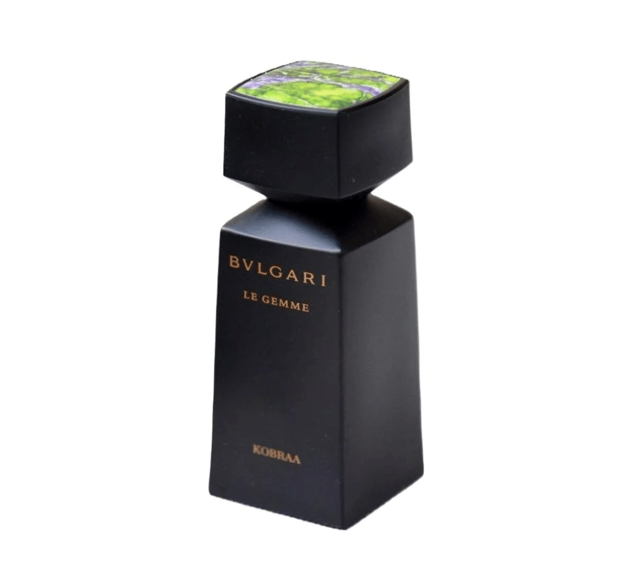عطر شرقي خشبي فاخر مع مزيج من الغرنوقي والبخور الأسود وأخشاب العود