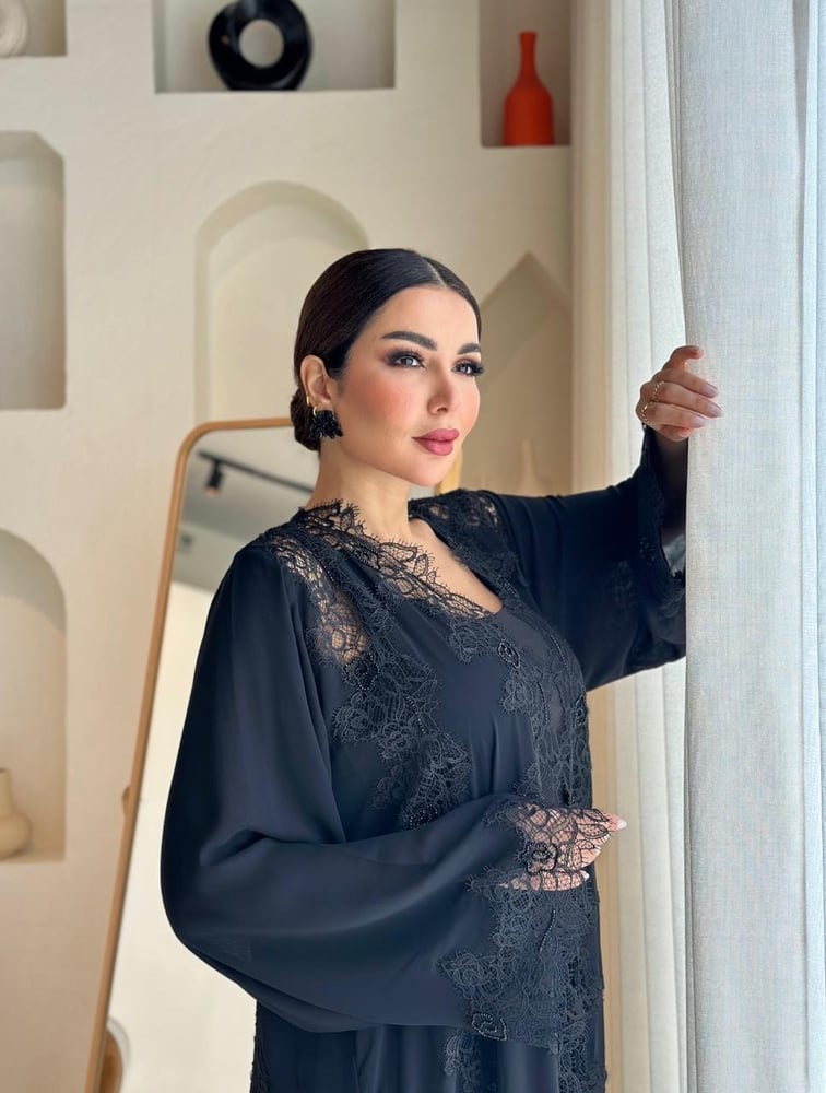 Black French haute couture dantelle