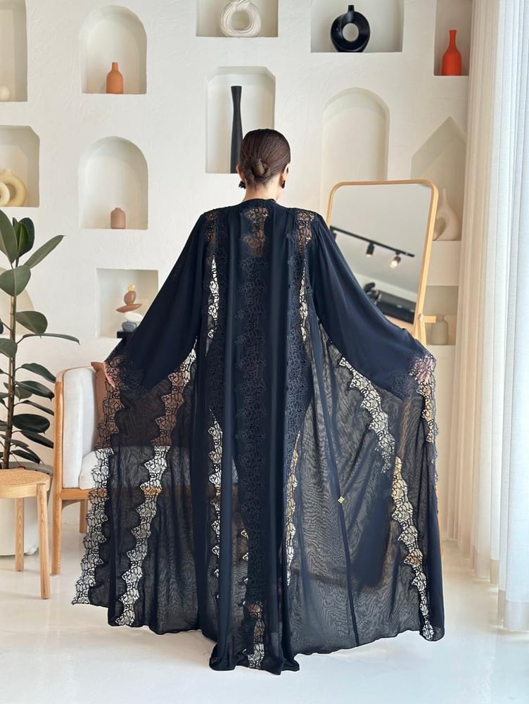 Black French haute couture dantelle