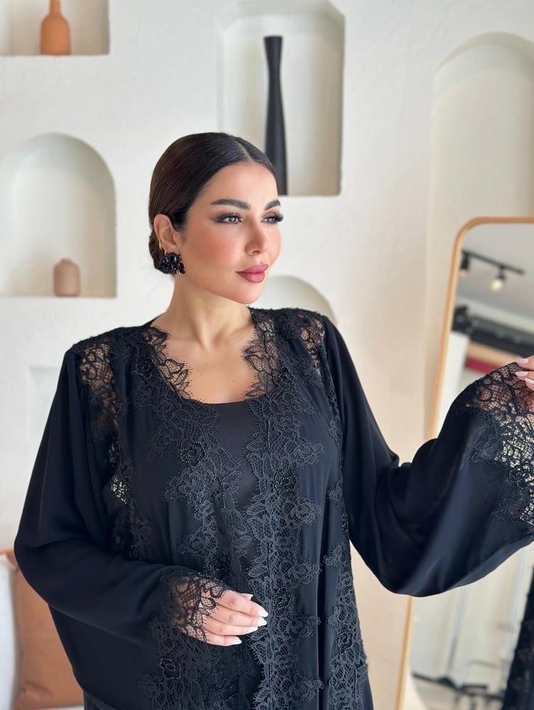 Black French haute couture dantelle