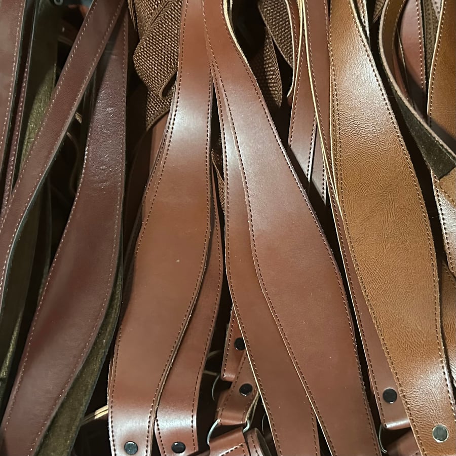 Gun-shaped quarter leather full color brown