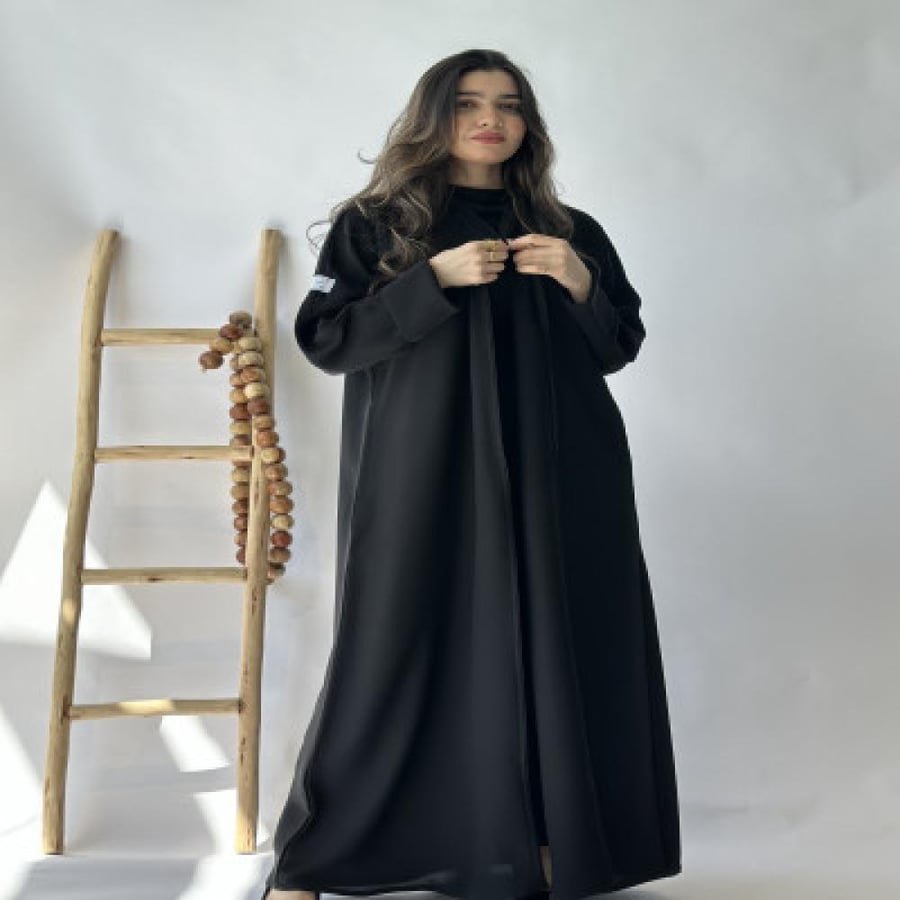 عباية ماريا سوداء مفتوحة بتصميم أنيق