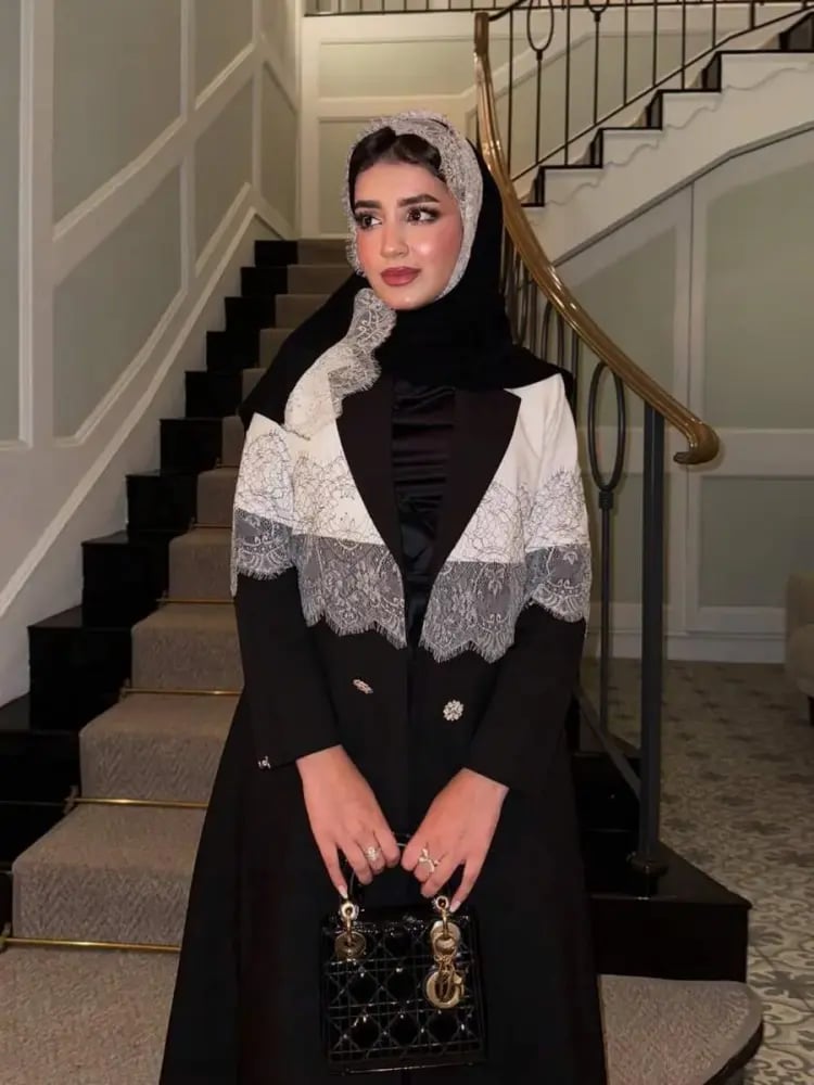 عباية نسائية أنيقة بتصميم شرق أوسطي جديد