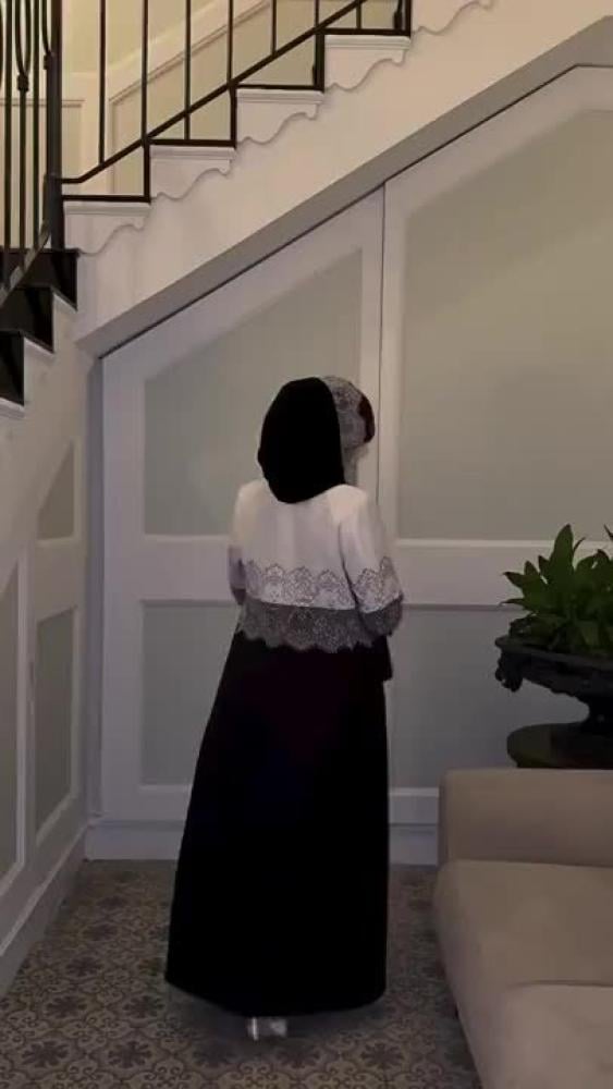عباية نسائية أنيقة بتصميم شرق أوسطي جديد