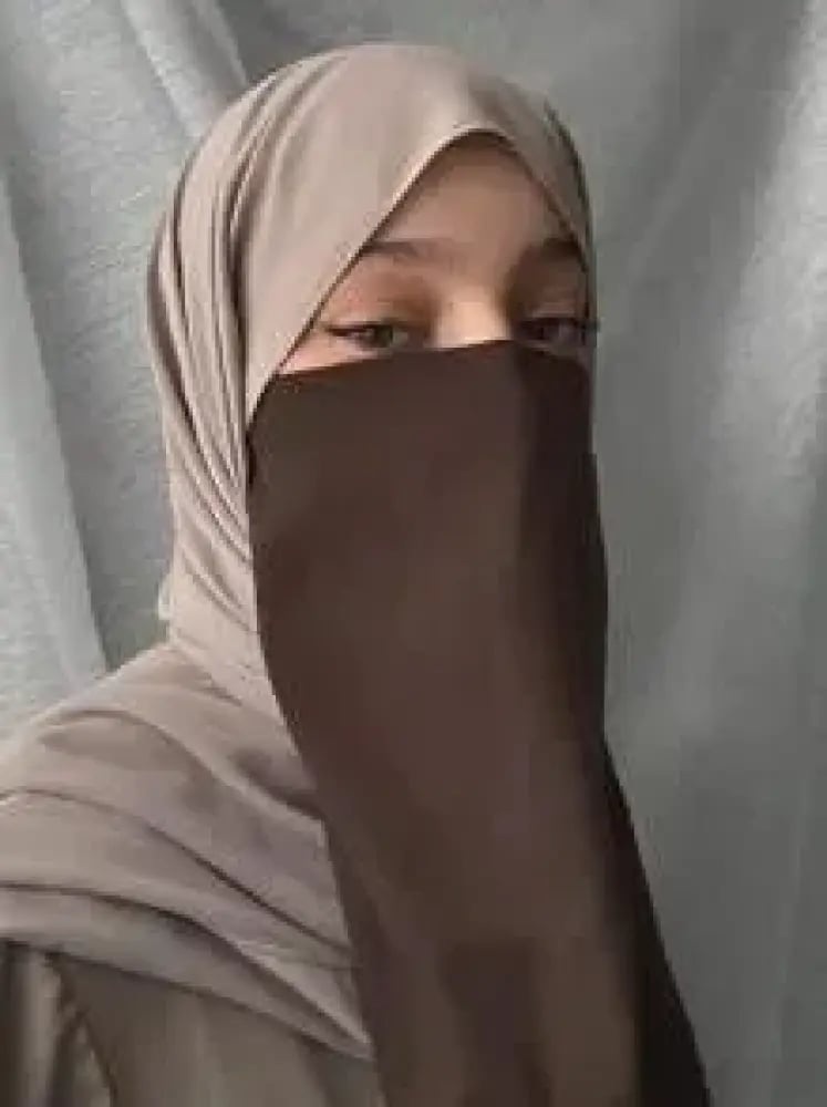 قناع وجه عربي محافظ بحزام مطاطي بسيط