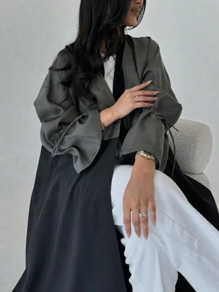 عباية نسائية من حفيظة بتصميم مفتوح من الأمام