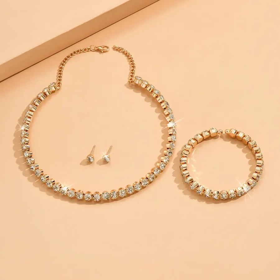 طقم مجوهرات ناعم وعصري