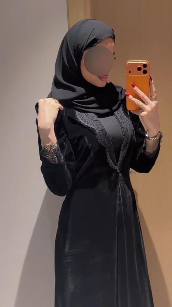 عبايه شتويه مخمل مع دانتيل