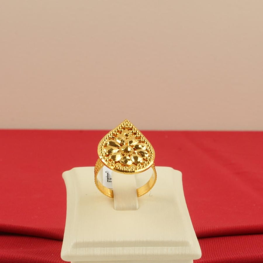 Gold ring 21 karat modern design weight 4.15 grams