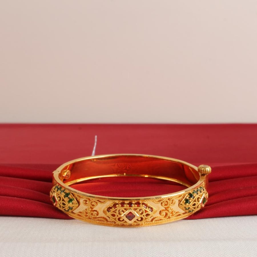 Bracelet with Bangle design Bahraini, 21 karat, weight 14.22 grams