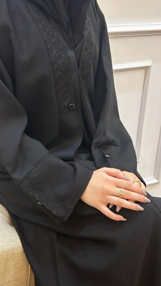عباية عبق اسود