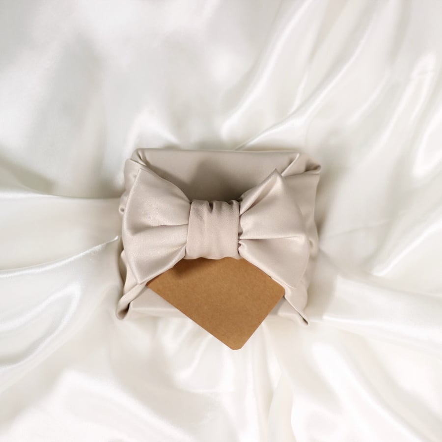 jewelry, gift wrapping