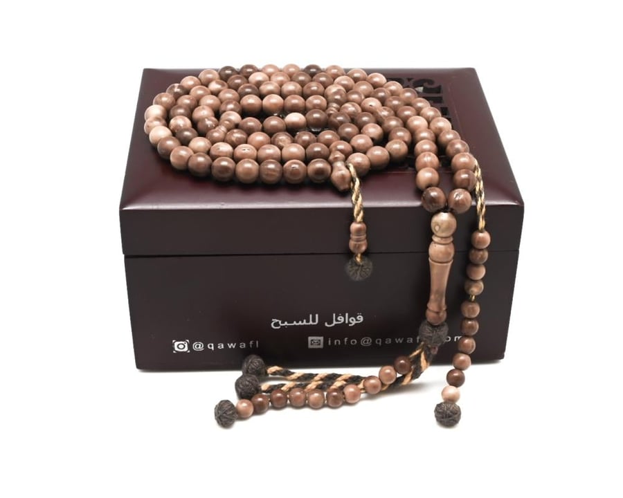 قوافل سبحة من خشب الكوك معطرة بدهن العود KW0111
