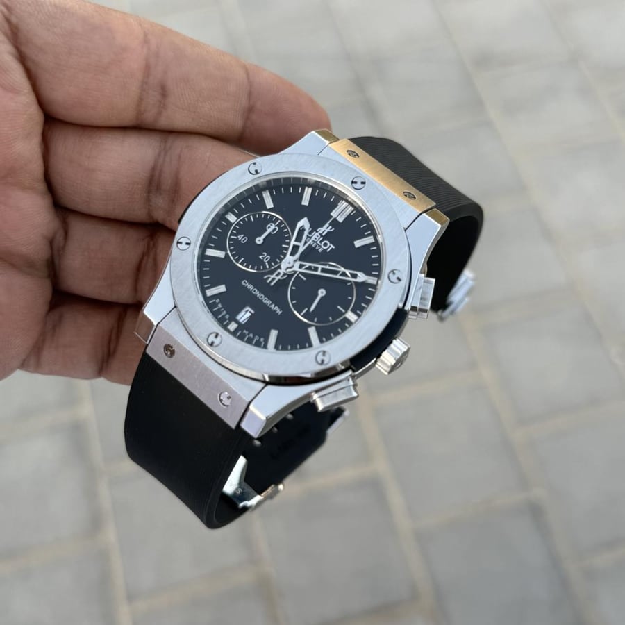 ساعة اوبلو كلاسك إطار فضي