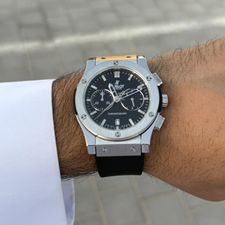 ساعة اوبلو كلاسك إطار فضي