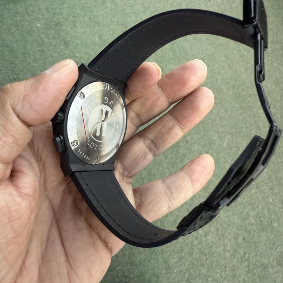 ساعة Hublot كلاسك جلد اسود