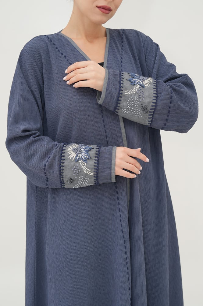 Linen abaya with crinkled dark sky blue, with embroidery on the sleeves