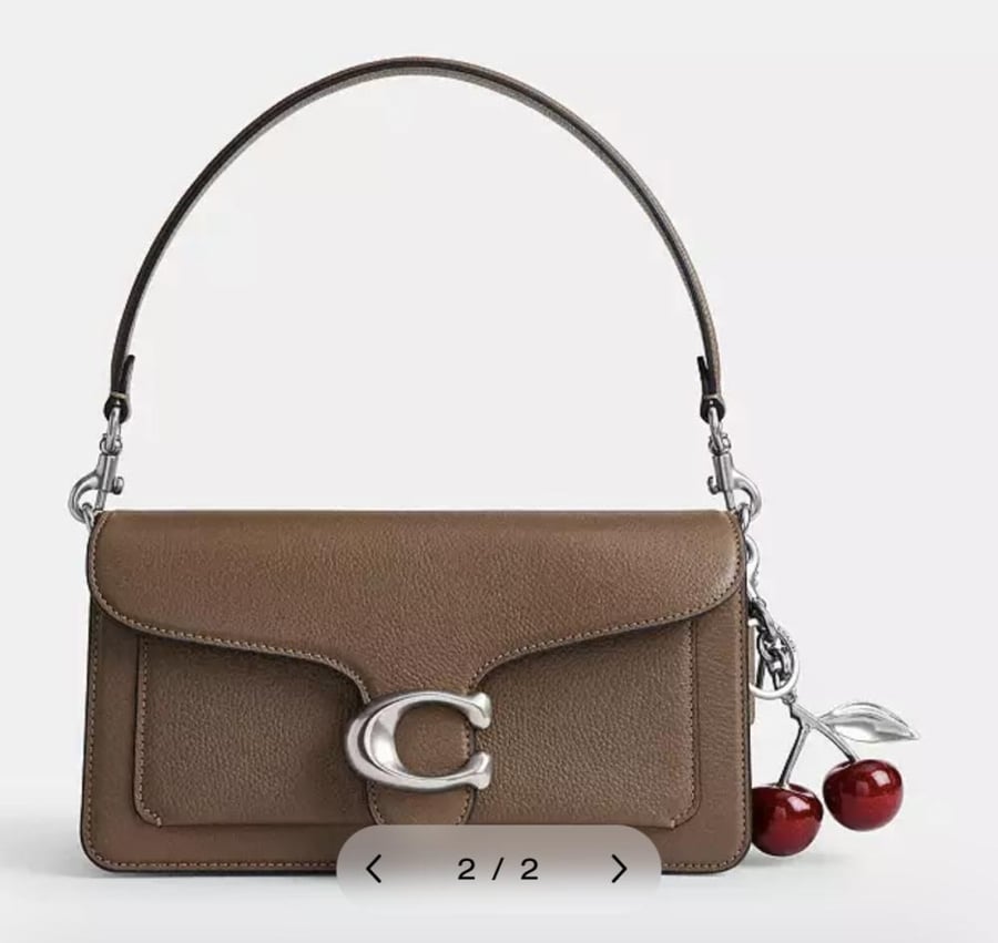 تعليقه الكرز من كوتش Cherry Charm