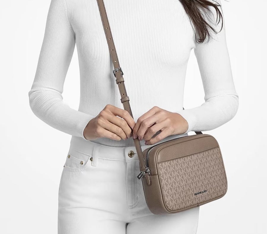 حقيبه مايكل كورس المقاس الوسط Camera Crossbody Bag