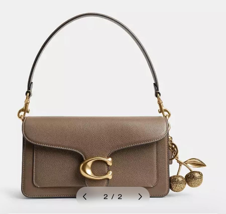 تعليقه الكرز من كوتش Cherry Charm