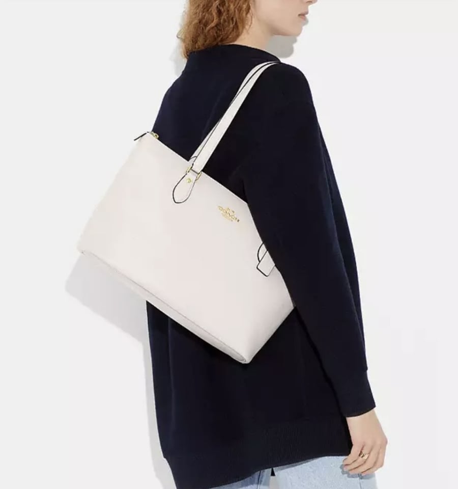 حقيبه كوتش المقاس الكبير Gallery Tote
