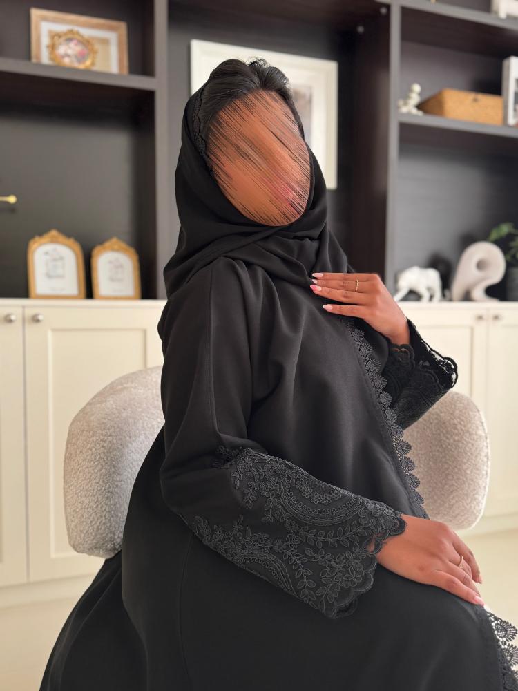 عباية سوداء كريب