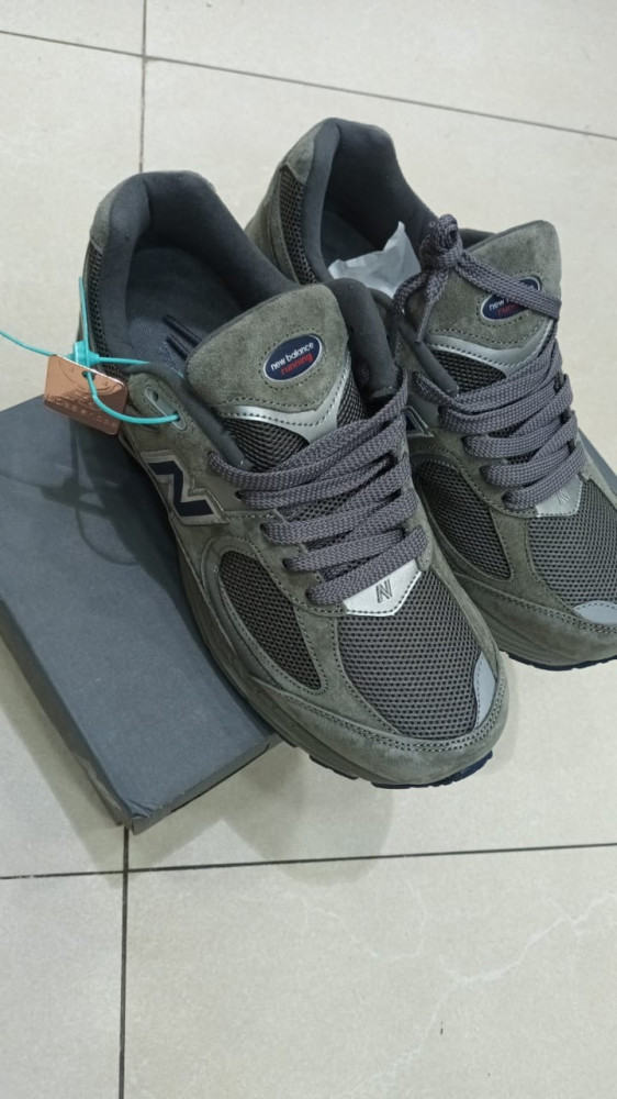 2002R OG 'Light Grey