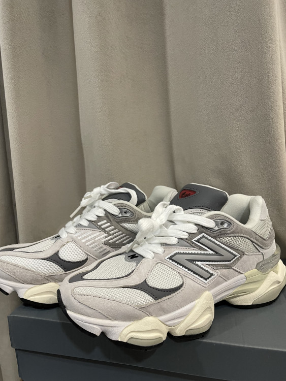 New Balance  9060