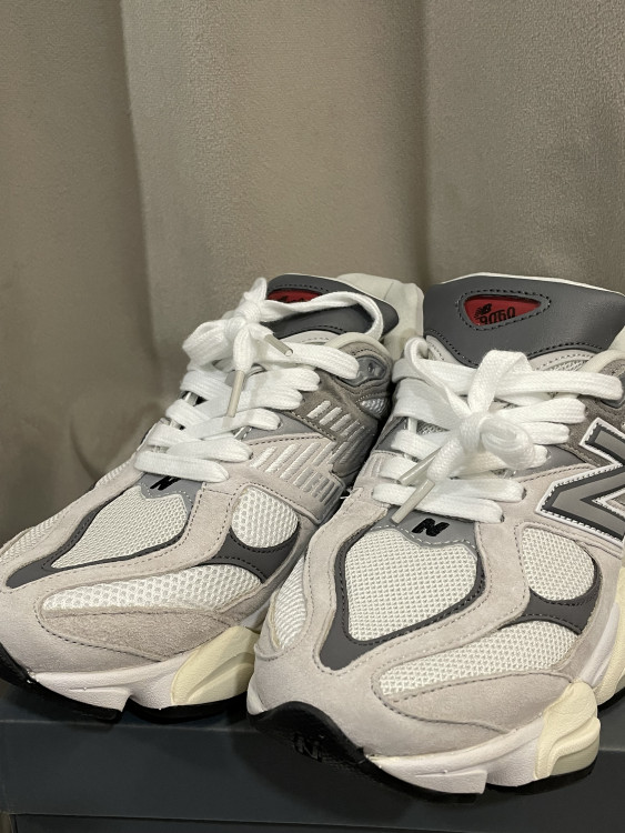 New Balance  9060