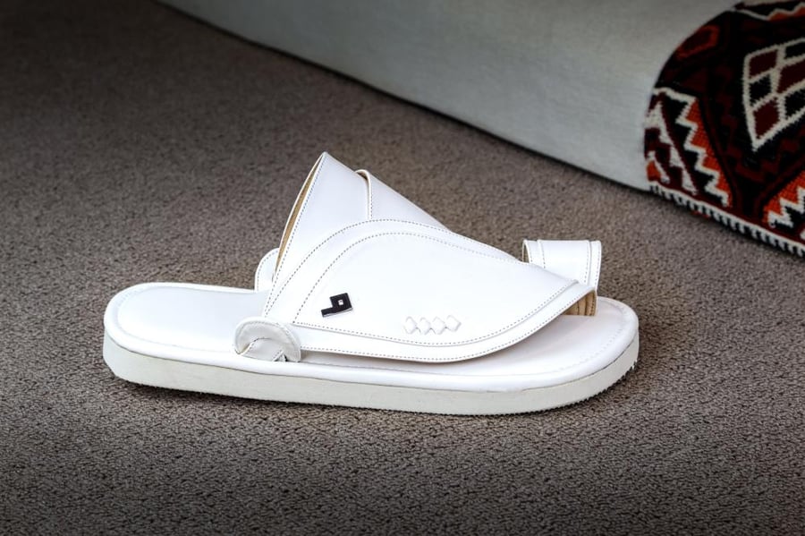 White plain leather, cut (prefer to order a larger size)
