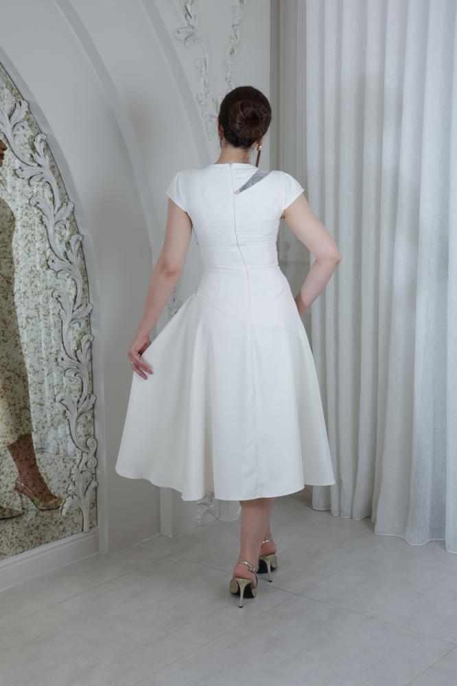 فستان ميد ناعم مزين بكريستال White