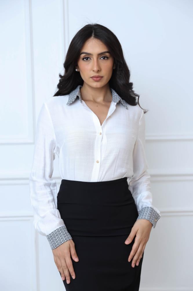 بلوزة بازرار مذهبة