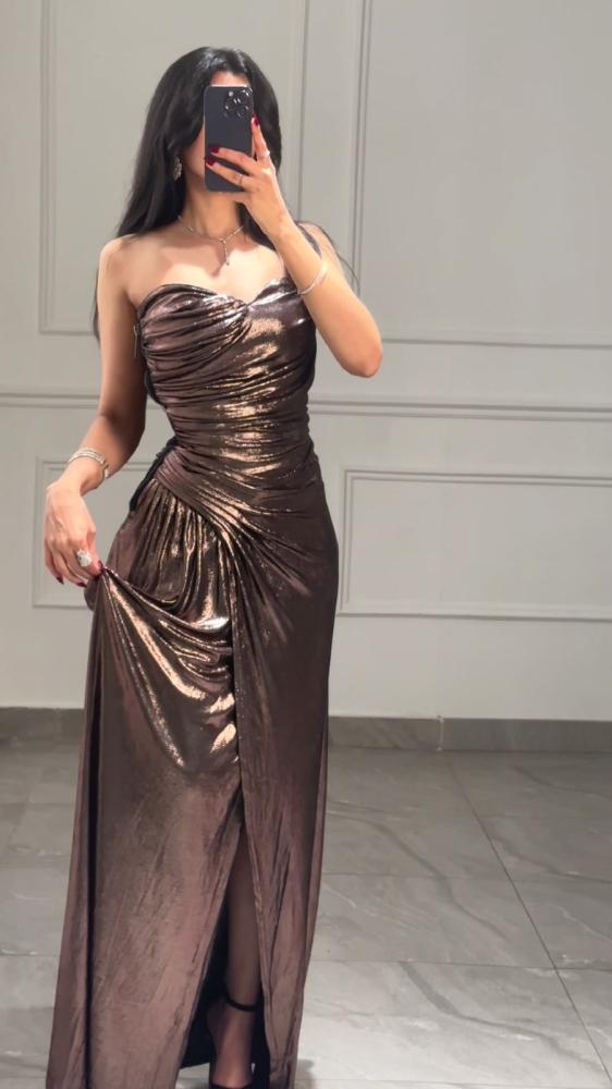 فستان سهرة لامع