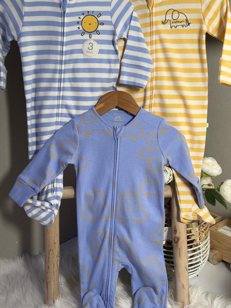 A special gift for the newborn, luxurious overalls and the cute elephant toy!