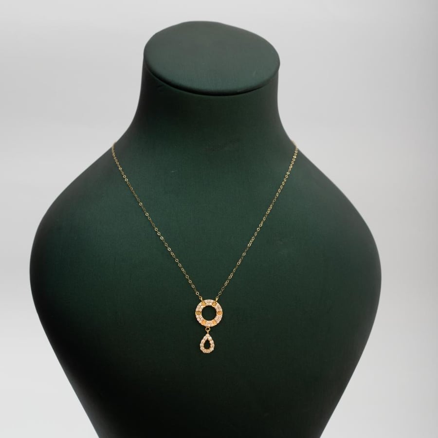 عقد ذهب 18k