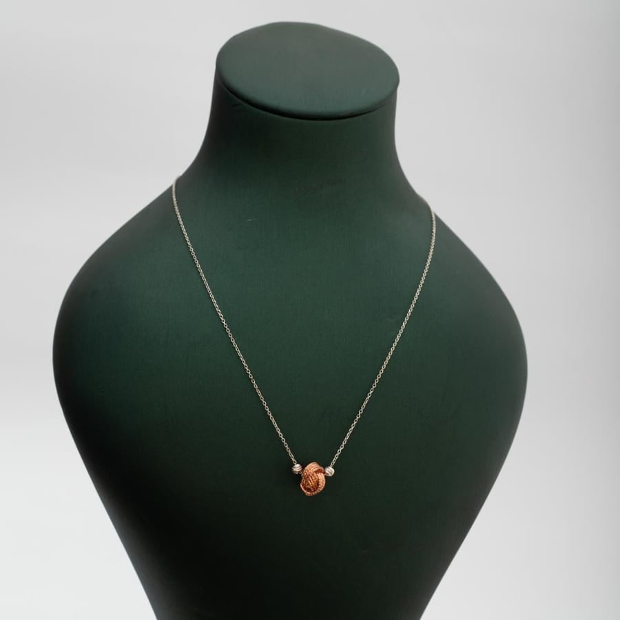 عقد ذهب 18k