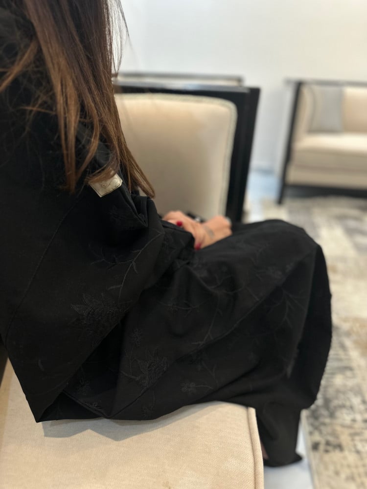 عباية ملكه نص بشت .