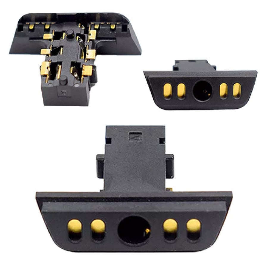 PlayStation 5 controller headset entrance