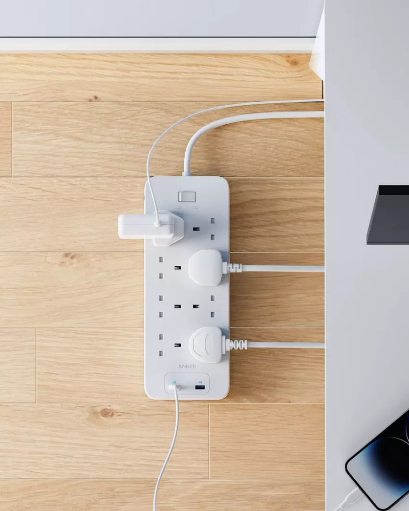 أنكر توصيلة 8 منافذ طاقة مع منفذين USB بقوة 12 واط