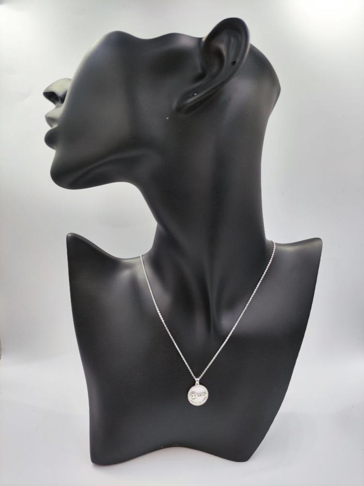 Women's necklace