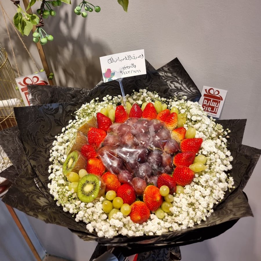 باقة ورد مع فراولة